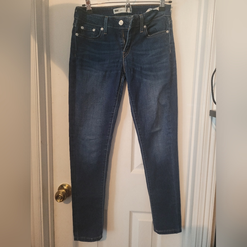 Levi Dark Wash Skinny Jeans W28